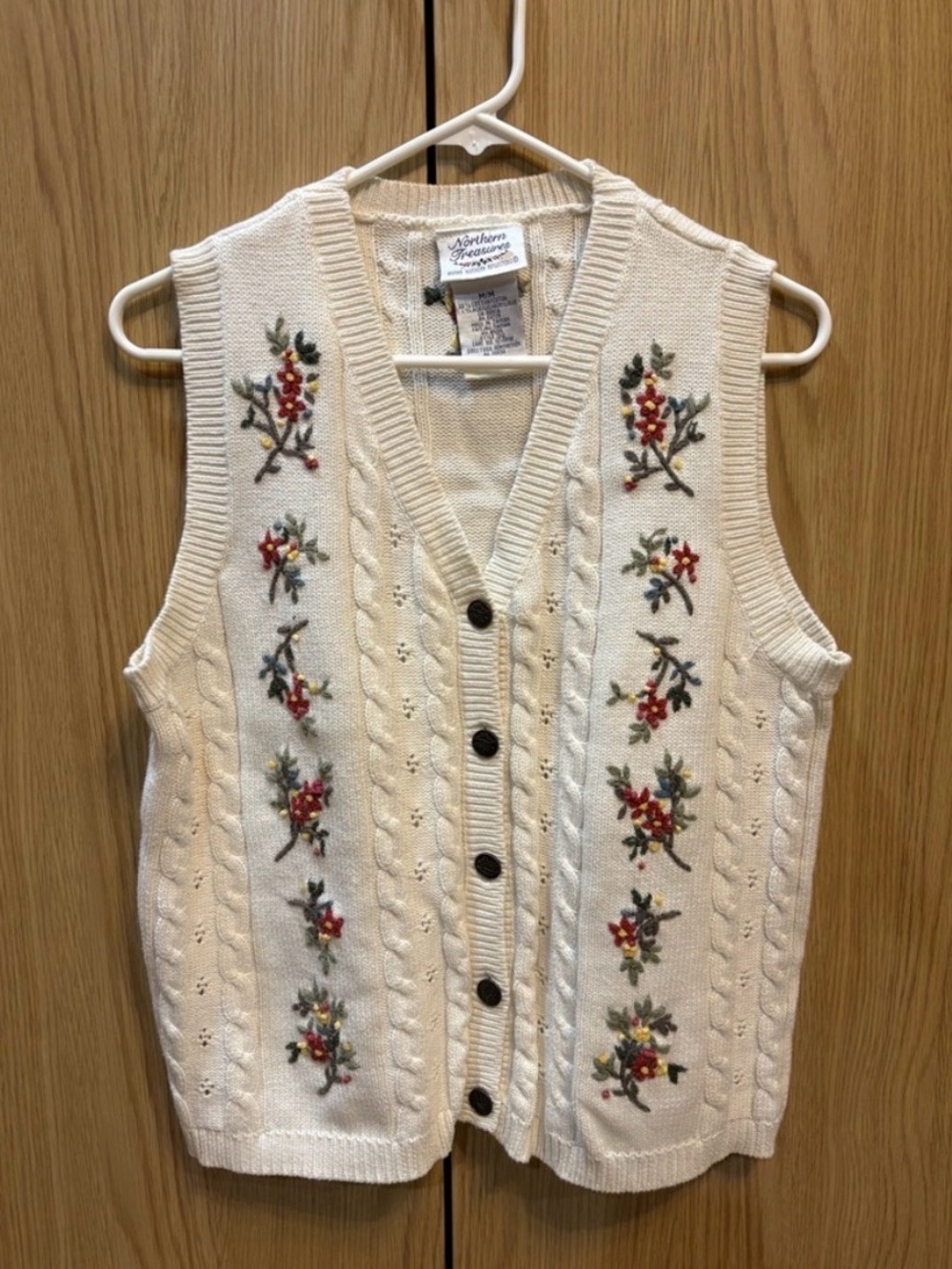 SALE 🌟 NORTHERN TREASURES | Cream Cable-Knit Floral Button Front Sweater Vest